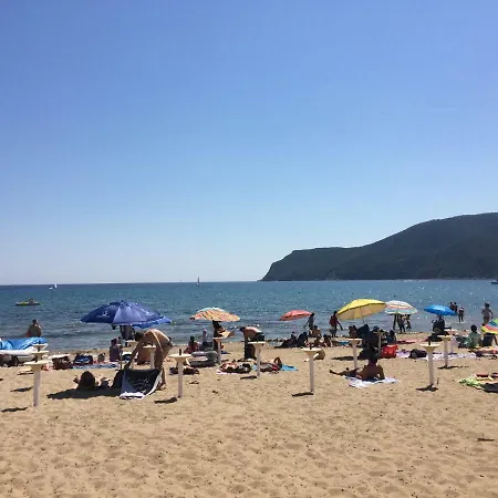 キャンプ場 Elba Travels - *