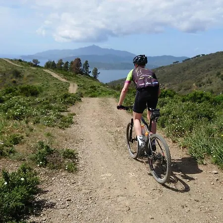 Camping Elba Travels - Lacona